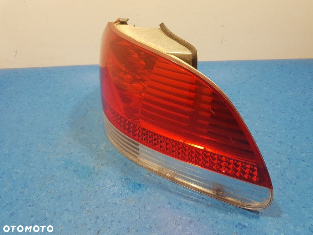 BMW E65 LAMPA TYŁ PRAWA ZEWNĘTRZNA - 3