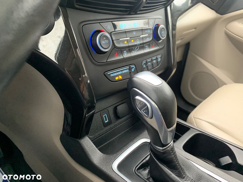 Ford Escape 2.0 EcoBoost AWD Titanium - 19