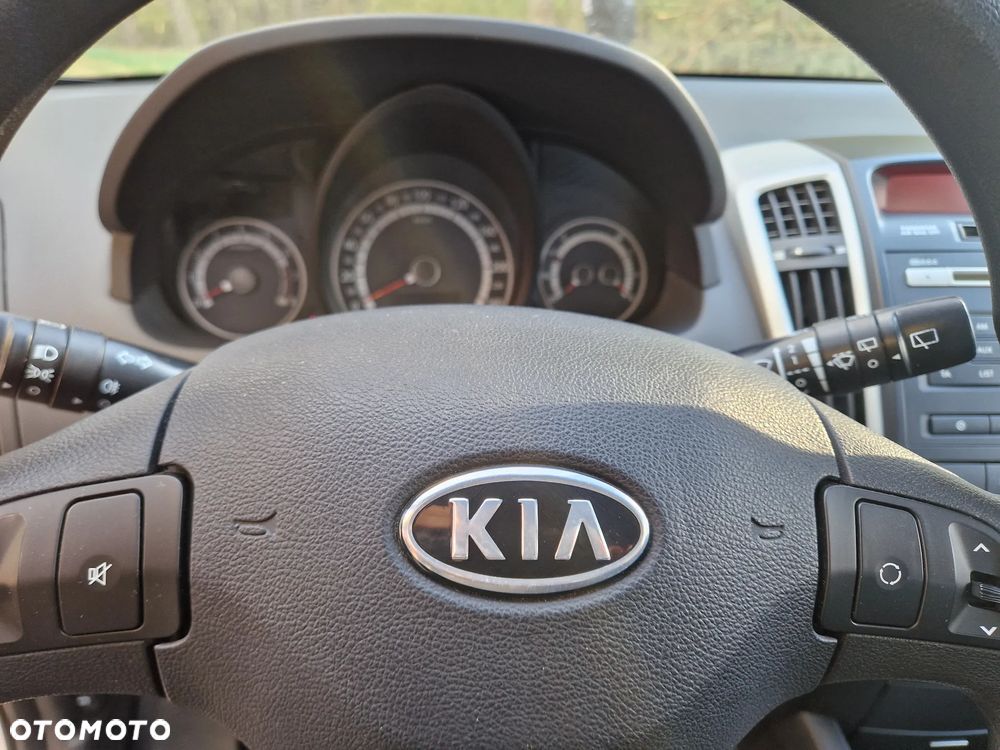 Kia Ceed - 22