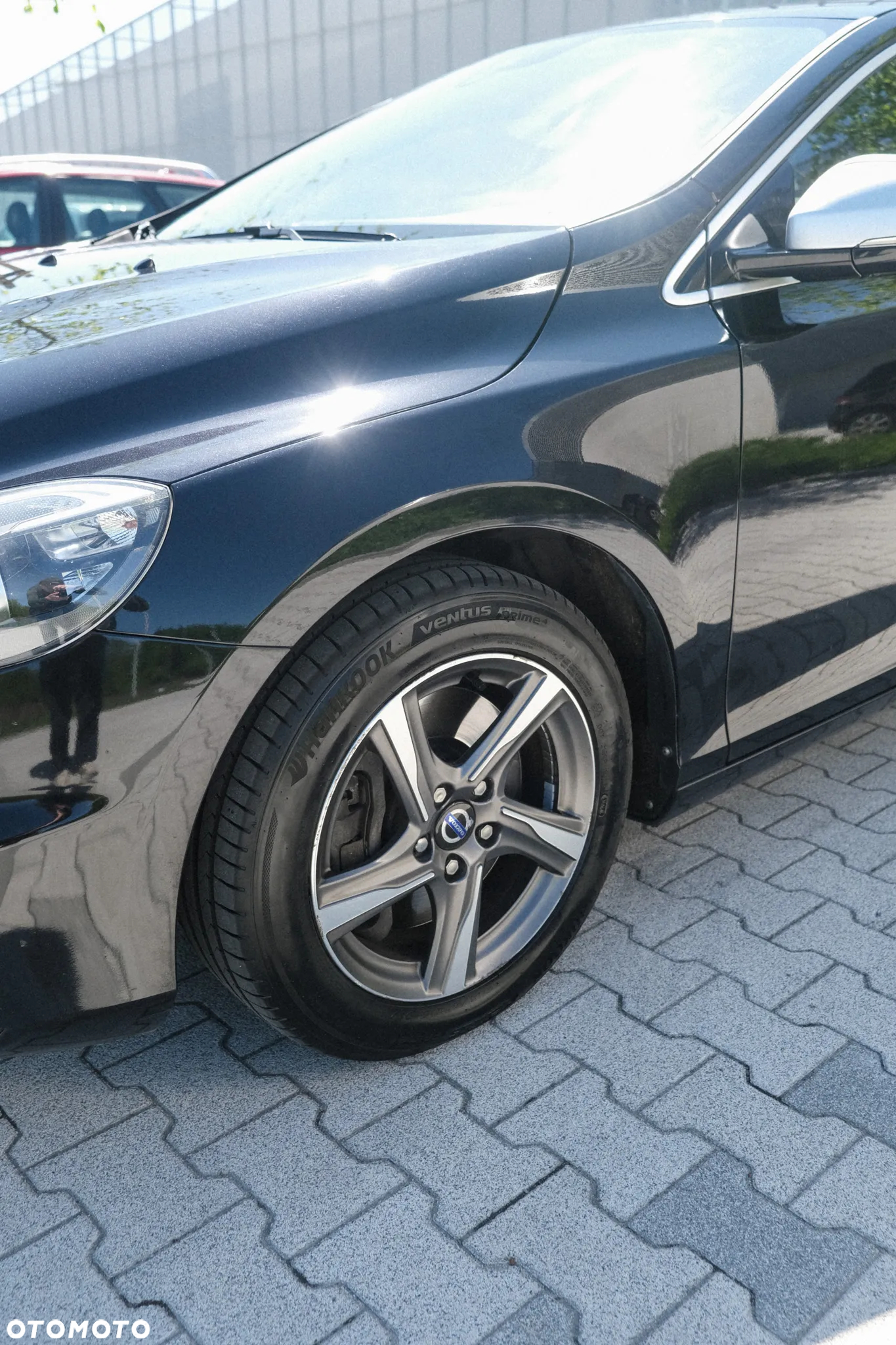 Volvo V40 D4 Drive-E R-Design Momentum - 4