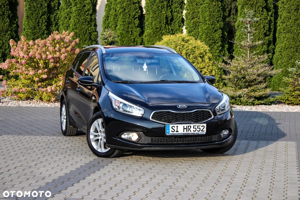 Kia Ceed 1.6 CRDi 128 ISG SW Vision - 10