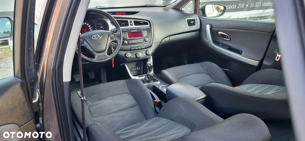 Kia Ceed 1.6 CRDi 128 Vision - 17