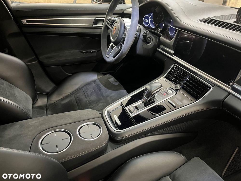 Porsche Panamera - 13