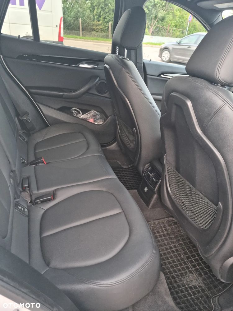 BMW X1 sDrive18d Business Edition - 11