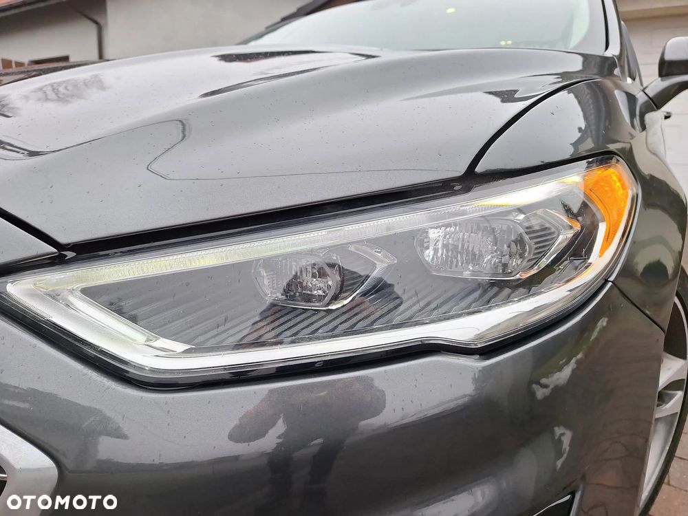 Ford Fusion - 18