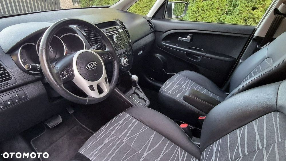 Kia Venga - 12