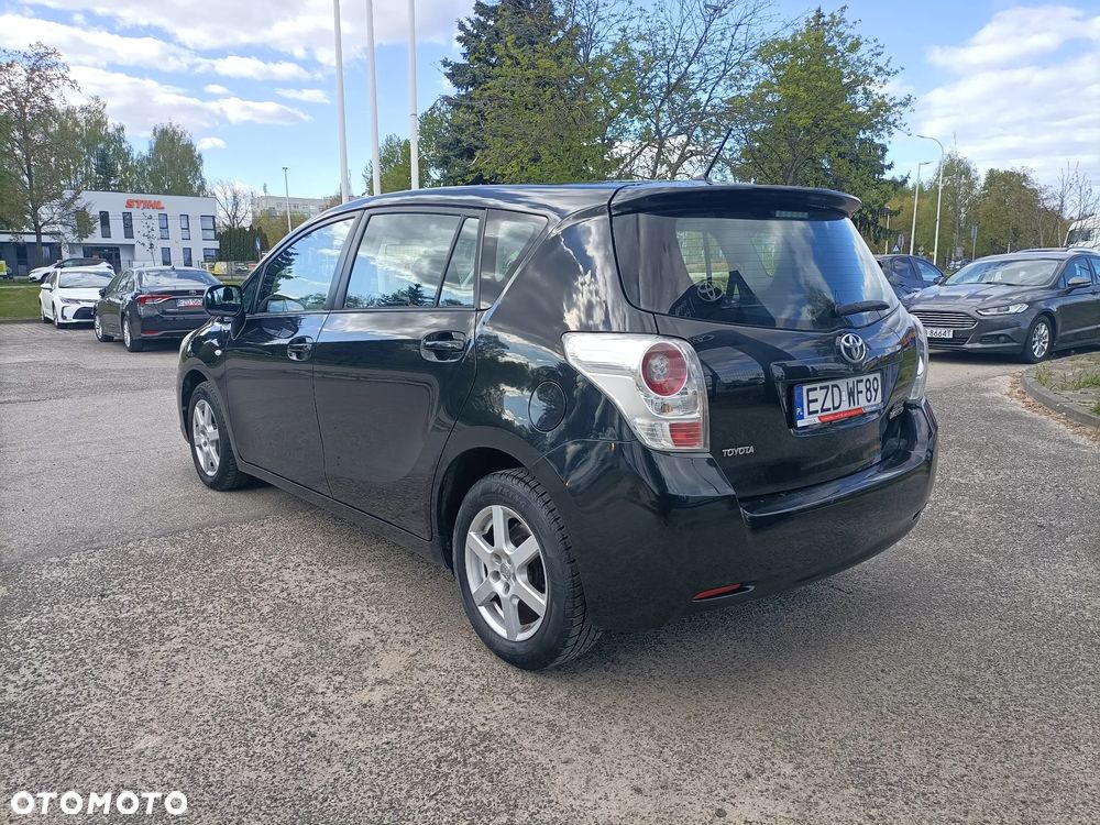 Toyota Verso 2.0 D-4D - 3
