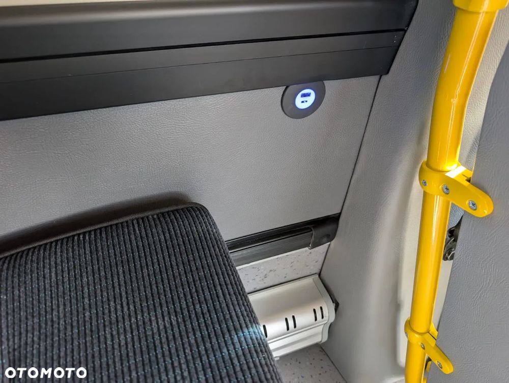 Mercedes-Benz Sprinter 517 - 17