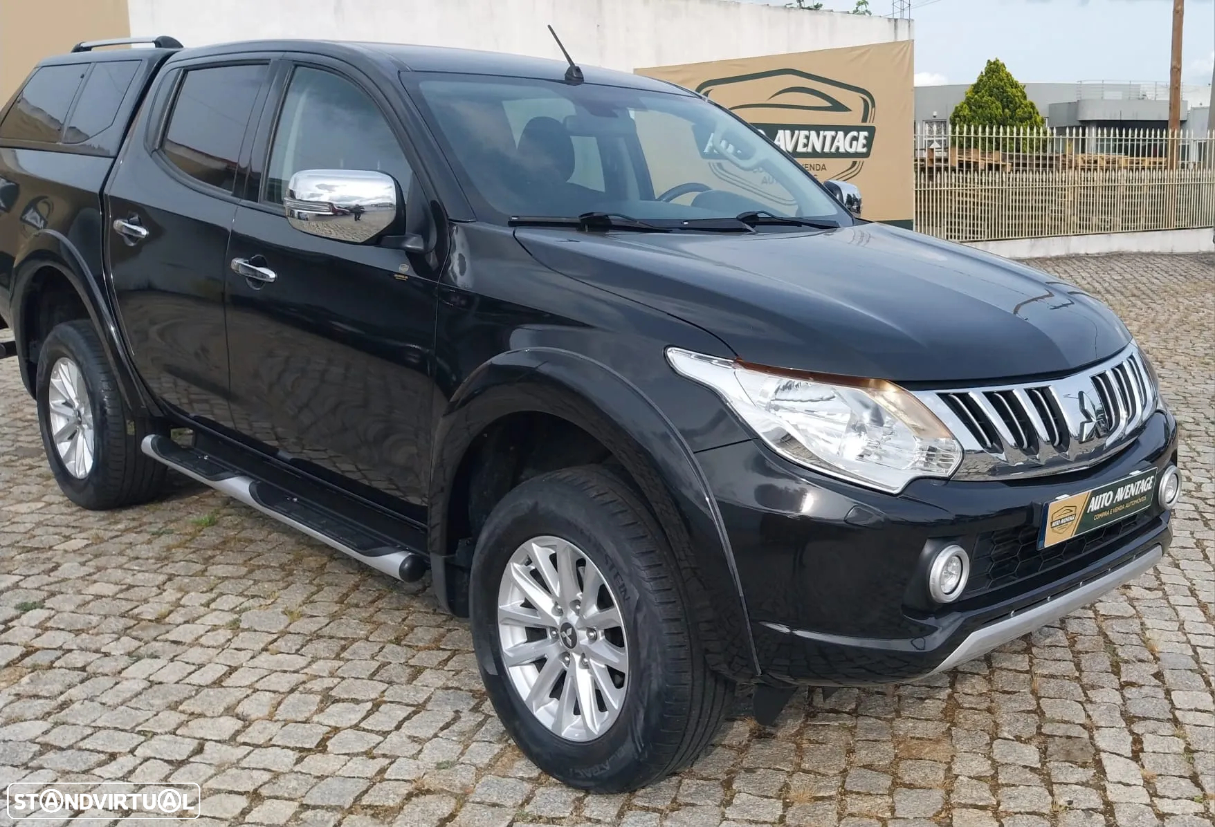 Mitsubishi L200 2.4 DI-D CD Intense Strakar 4WD - 19