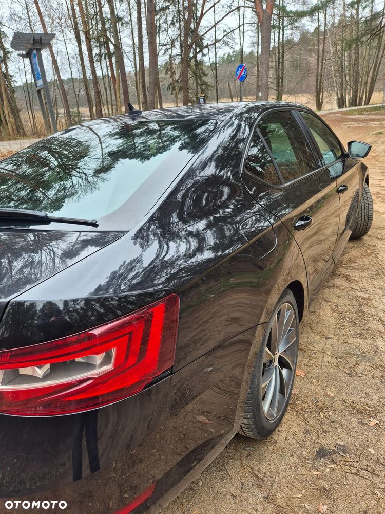 Skoda Superb 2.0 TDI 4x4 L&K DSG - 5