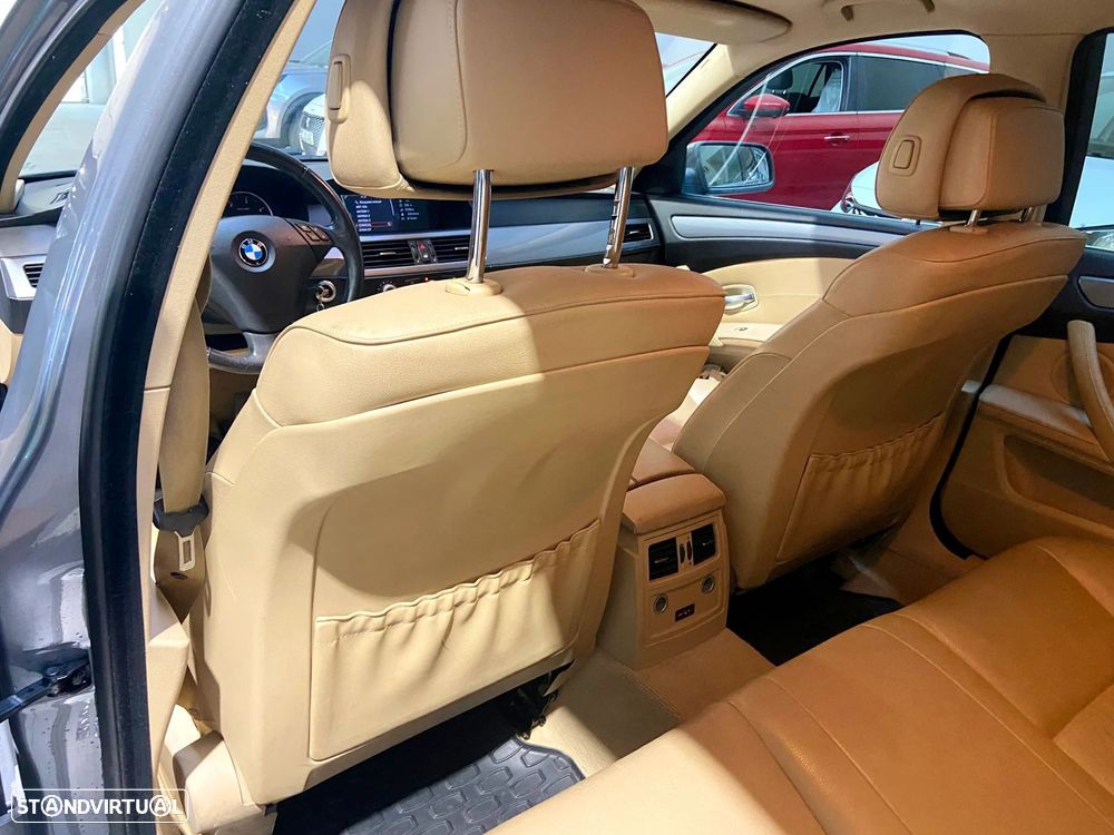 BMW 520 dA Executive - 12