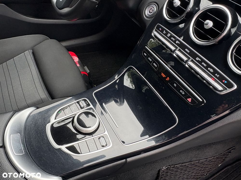 Mercedes-Benz Klasa C 180 d 9G-TRONIC - 19