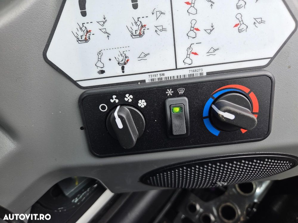 Bobcat S510, NOU 2025, ridica 810kg la 2,7t, ANVELOPE PLINE, Aer conditionat, usa cabina, motor Kubota 50CP, sist hidraulic suplimentar, cupa 1mc, furci, posibilitate leasing 5 ani-PROMOTIE 41.900 EUR+Tva - 20