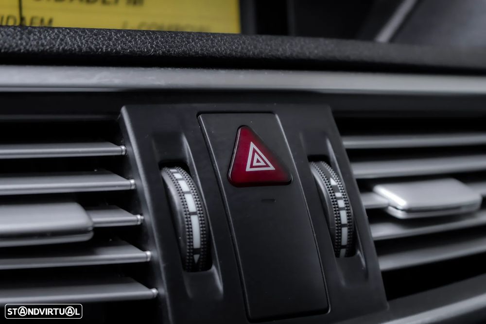 Mercedes-Benz E 220 BlueTEC 9G-TRONIC - 23