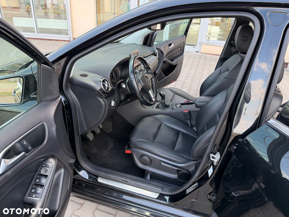 Mercedes-Benz Klasa B 180 d BlueEFFICIENCY Edition - 20