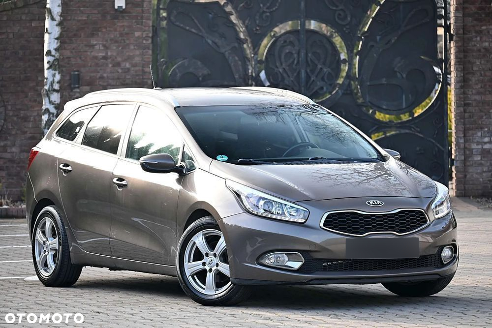 Kia Ceed - 10