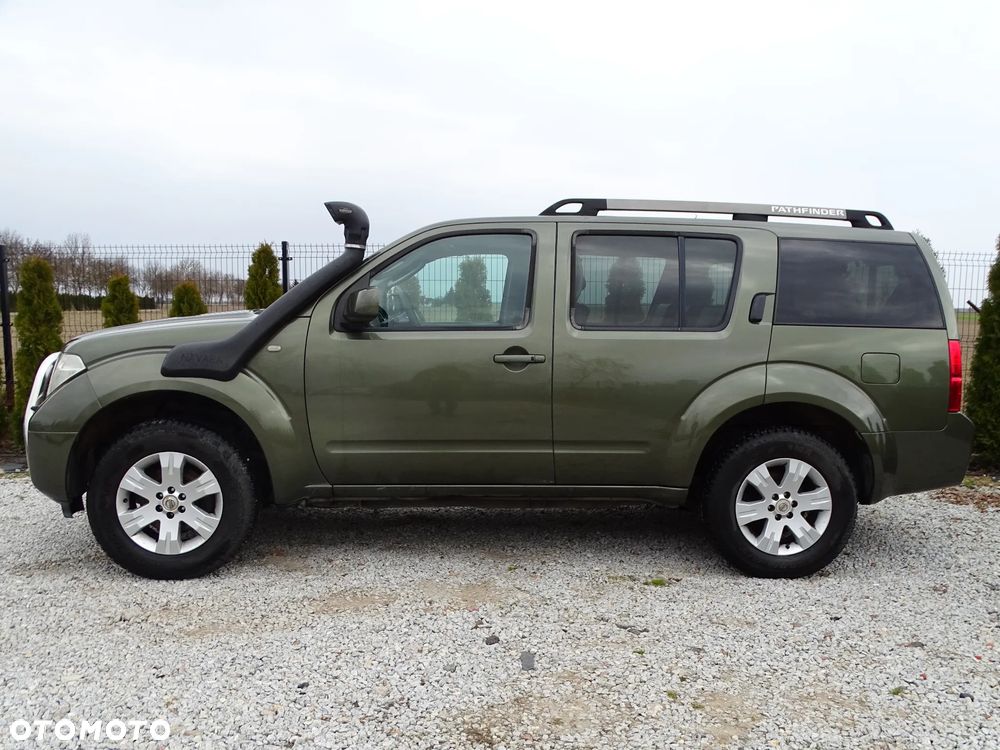 Nissan Pathfinder 2.5 DCi Elegance + - 24