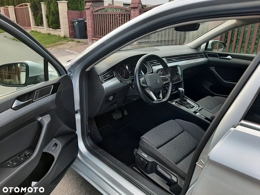 Volkswagen Passat Variant 2.0 TDI SCR DSG Business - 5