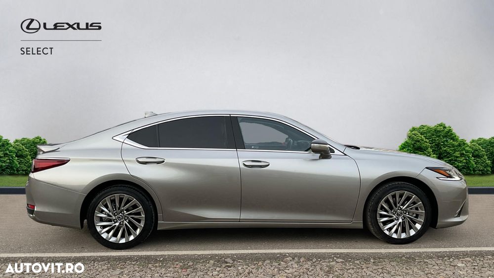 Lexus Seria ES 300h 2.5 TNGA HV 25H- 4X2 CVT Luxury - 7