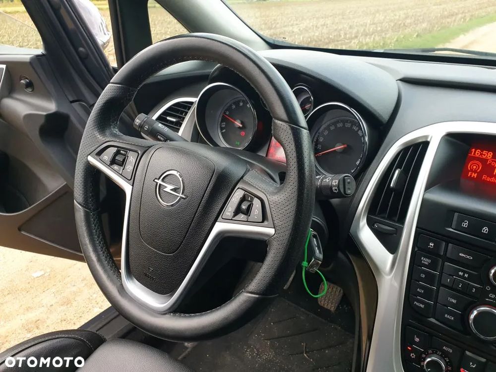 Opel Astra IV 1.4 T Cosmo - 17
