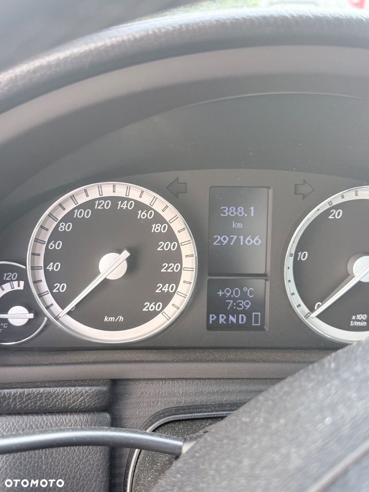Mercedes-Benz Klasa C 320 CDI 7G-TRONIC Avantgarde Sport Edition - 8