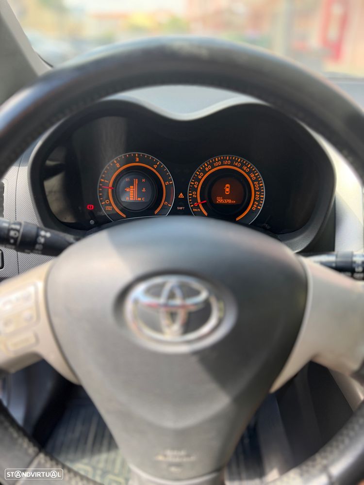 Toyota Auris 1.4 D-4D - 12