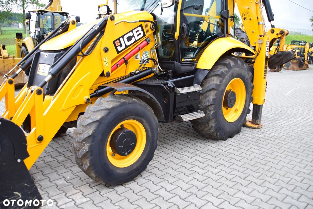 JCB 3CX Sitemaster PLUS - 4