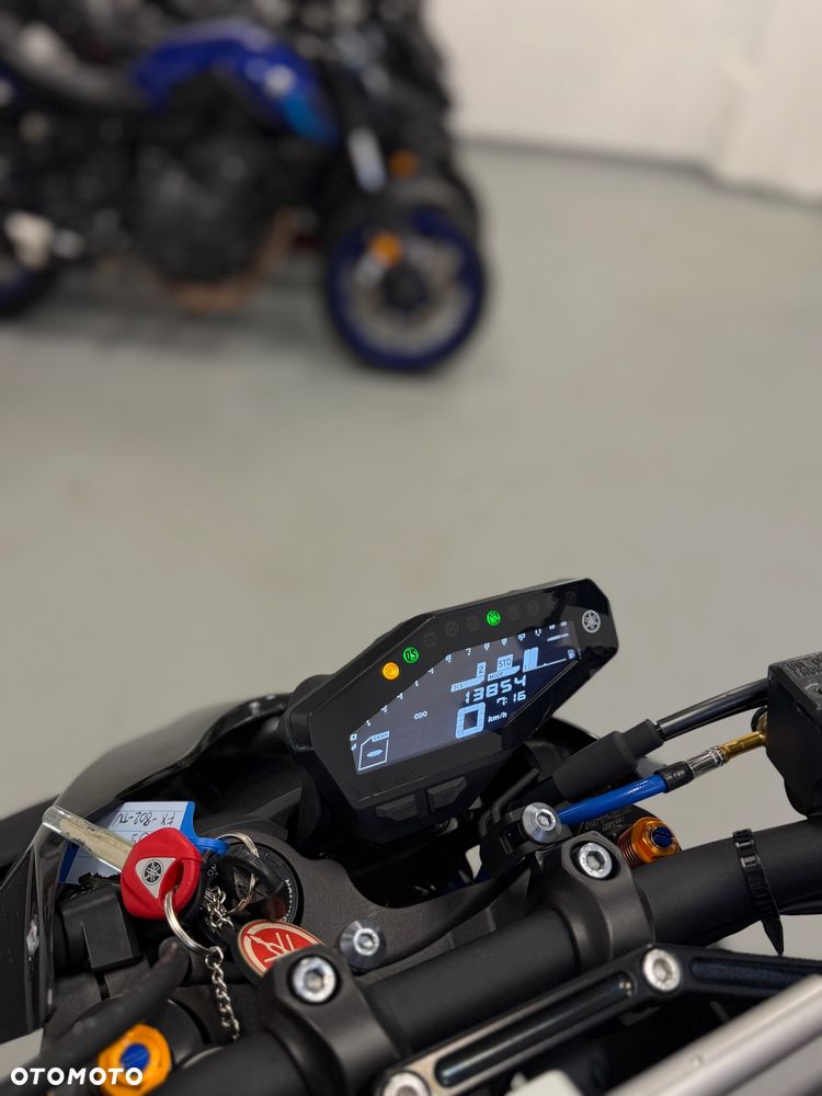 Yamaha MT - 24