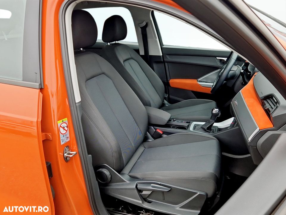 Audi Q3 2.0 40 TFSI S tronic quattro Advanced - 14