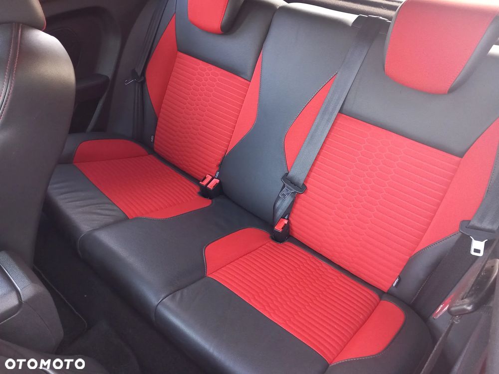 Ford Fiesta 1.6 EcoBoost ST - 39