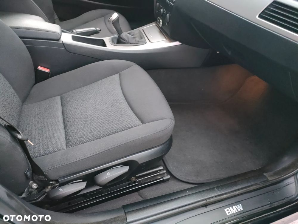 BMW Seria 3 318d - 8