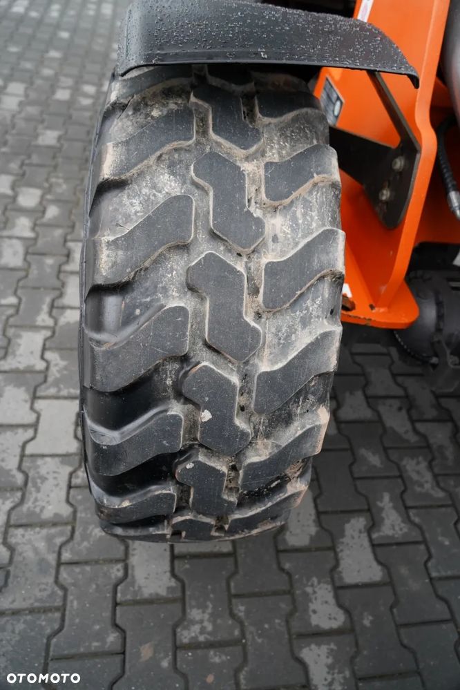 Hitachi ZW95 / ŁADOWARKA KOŁOWA / 2020 R / WIDŁY DO PALET - 30