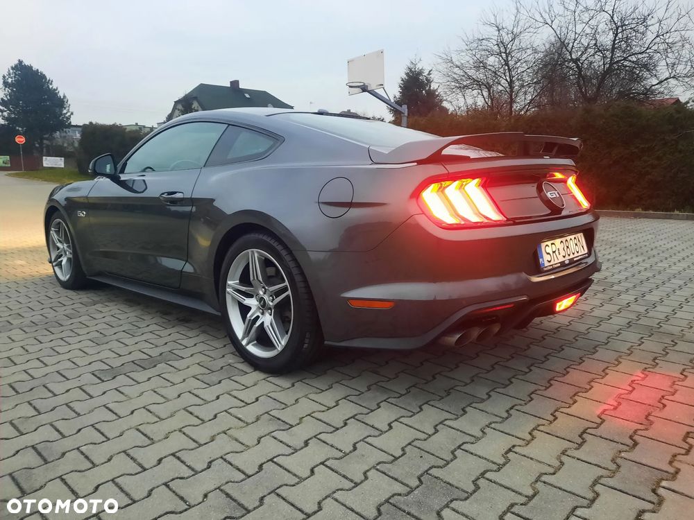 Ford Mustang - 4