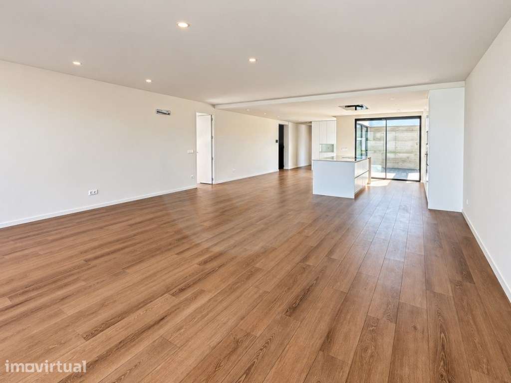 Moradia T3+1 de Luxo com Piscina - Grande imagem: 4/23