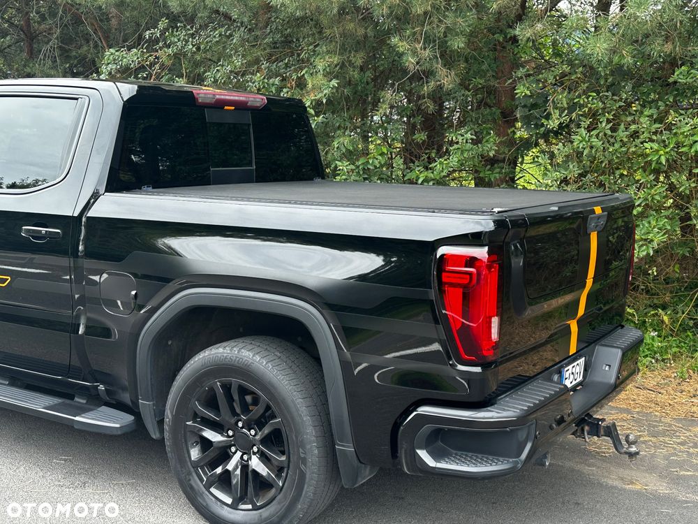 GMC Sierra - 2