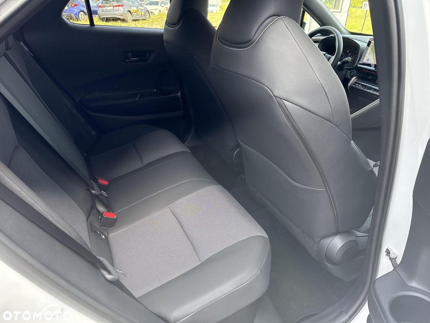 Toyota C-HR - 11