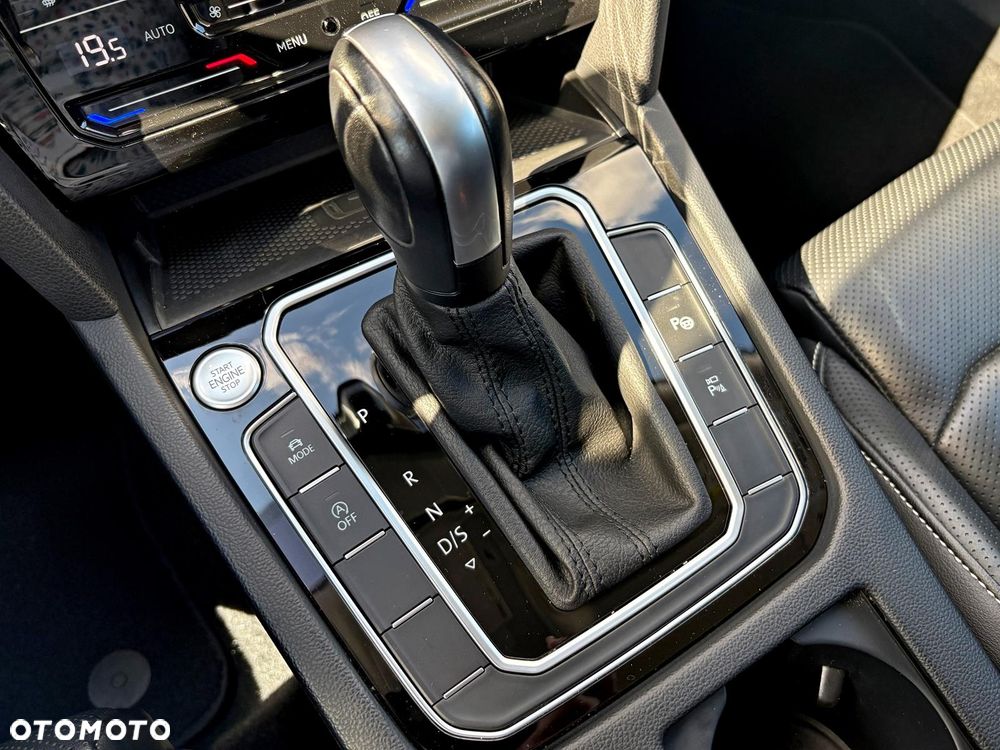 Volkswagen Passat Variant 2.0 TDI Elegance DSG - 28