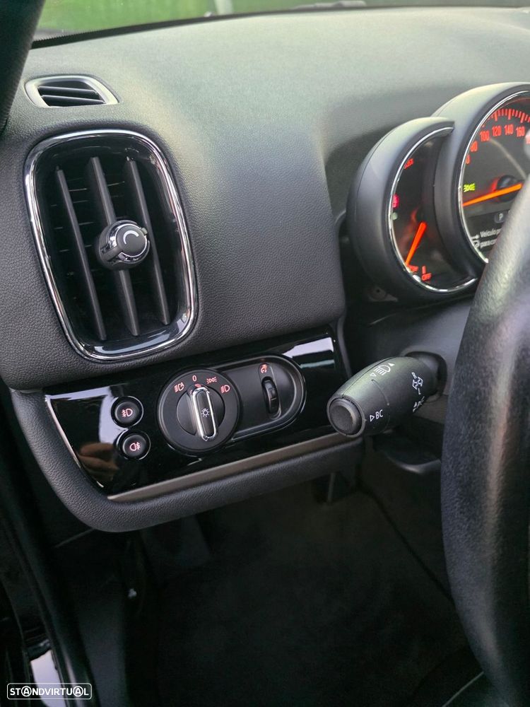 MINI Countryman Cooper SE ALL4 Auto - 13