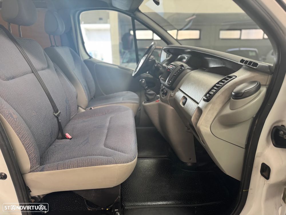 Renault Trafic 2.5 Dci - 19