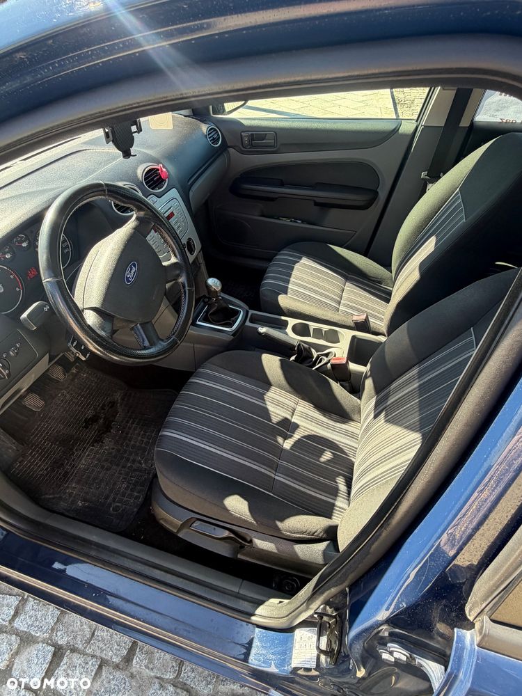 Ford Focus 1.8 TDCi Ambiente - 12