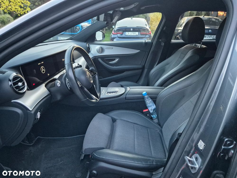 Mercedes-Benz Klasa E 220 d 4-Matic Exclusive - 26