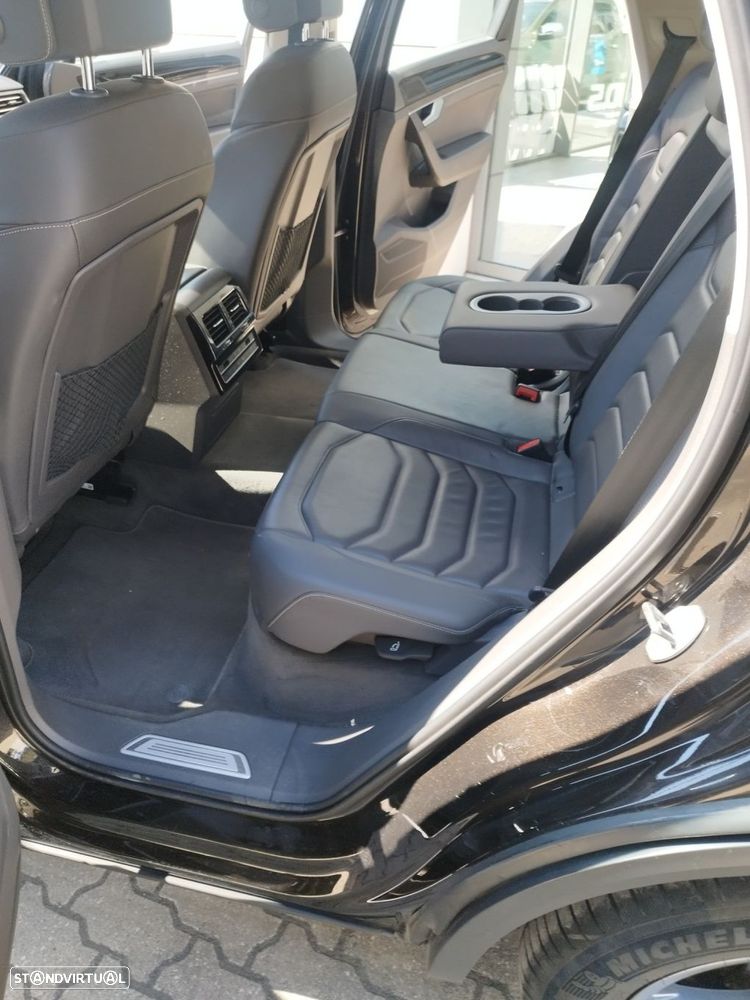 VW Touareg 3.0 TDI V6 Elegance Plus - 13