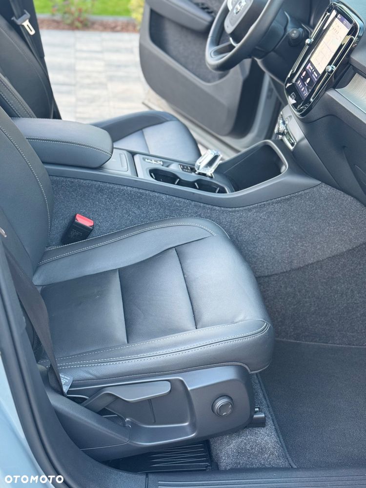 Volvo XC 40 B5 AWD Ultimate Dark - 22
