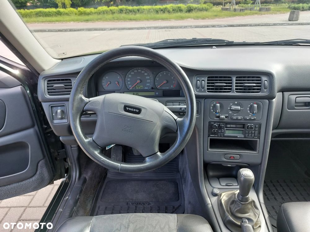 Volvo V70 2.4 - 24