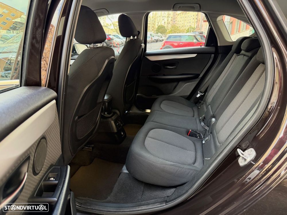 BMW 218 Active Tourer d Advantage - 18