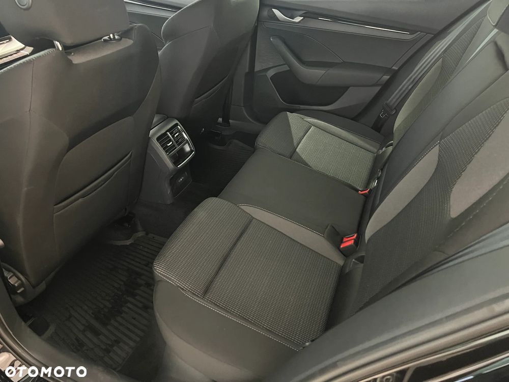 Skoda Octavia 1.5 TSI Selection - 11