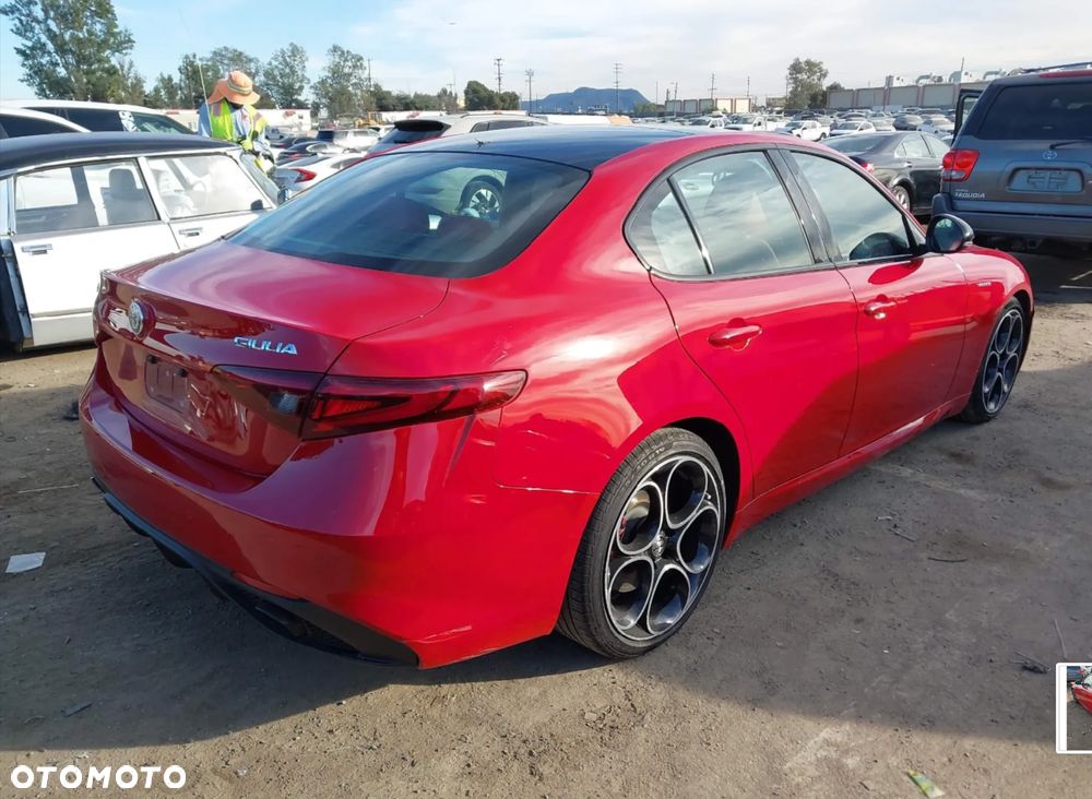 Alfa Romeo Giulia 2.0 Turbo 16V AT8 Veloce Ti - 4