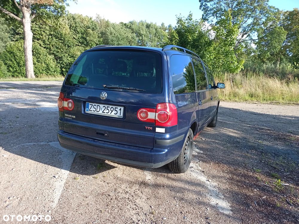 Volkswagen Sharan 1.9 TDI Basis - 4