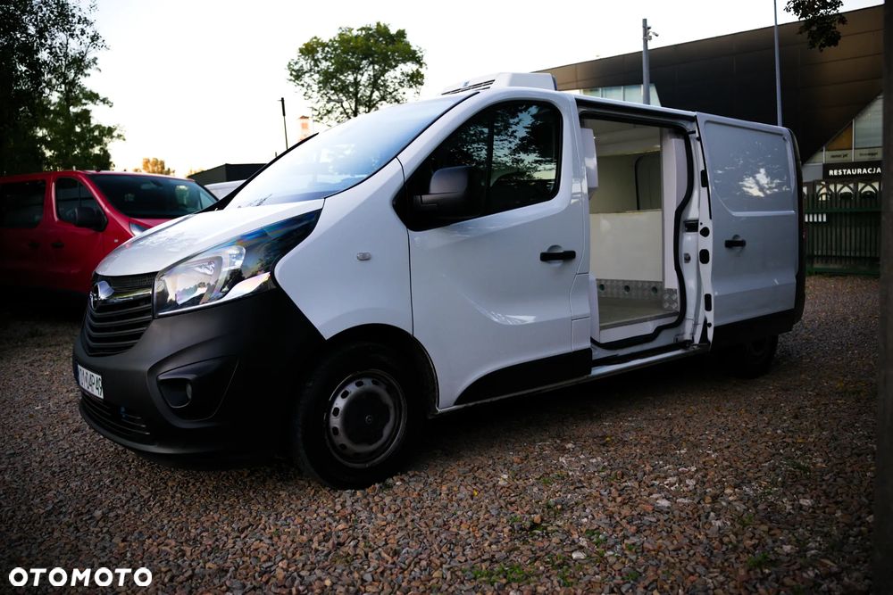 Opel Vivaro Chłodnia 2x drzwi - 36