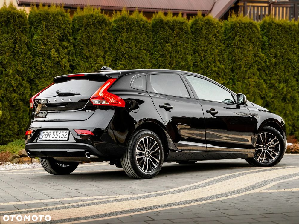 Volvo V40 D2 Drive-E R-Design Momentum - 5